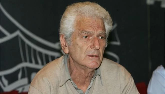 Φραστική αντιπαράθεση βουλευτή ΣΥΡΙΖΑ με πολίτη της Θεσσαλονίκης – «Τα άκουσε» για το Σκοπιανό (Βίντεο)